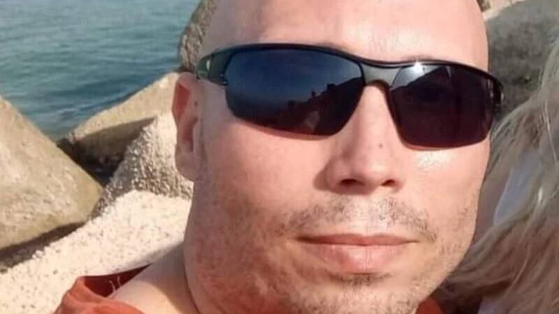 Sfregiato con l'acido dalla ex, nuovi arresti in vista