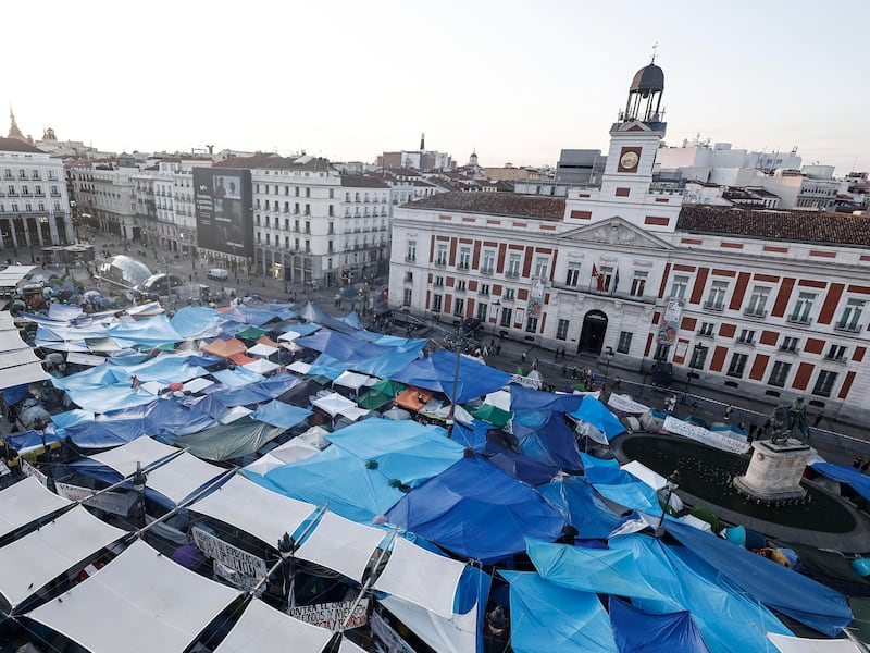 L’“effetto Maricarmen” scuote la Spagna: stop agli sfratti e stretta sugli affitti, cosa cambia fino al 2030
