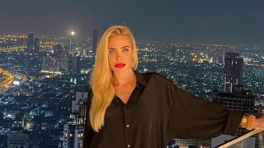 Fuga a Bangkok per Ilary Blasi con il suo Bastian