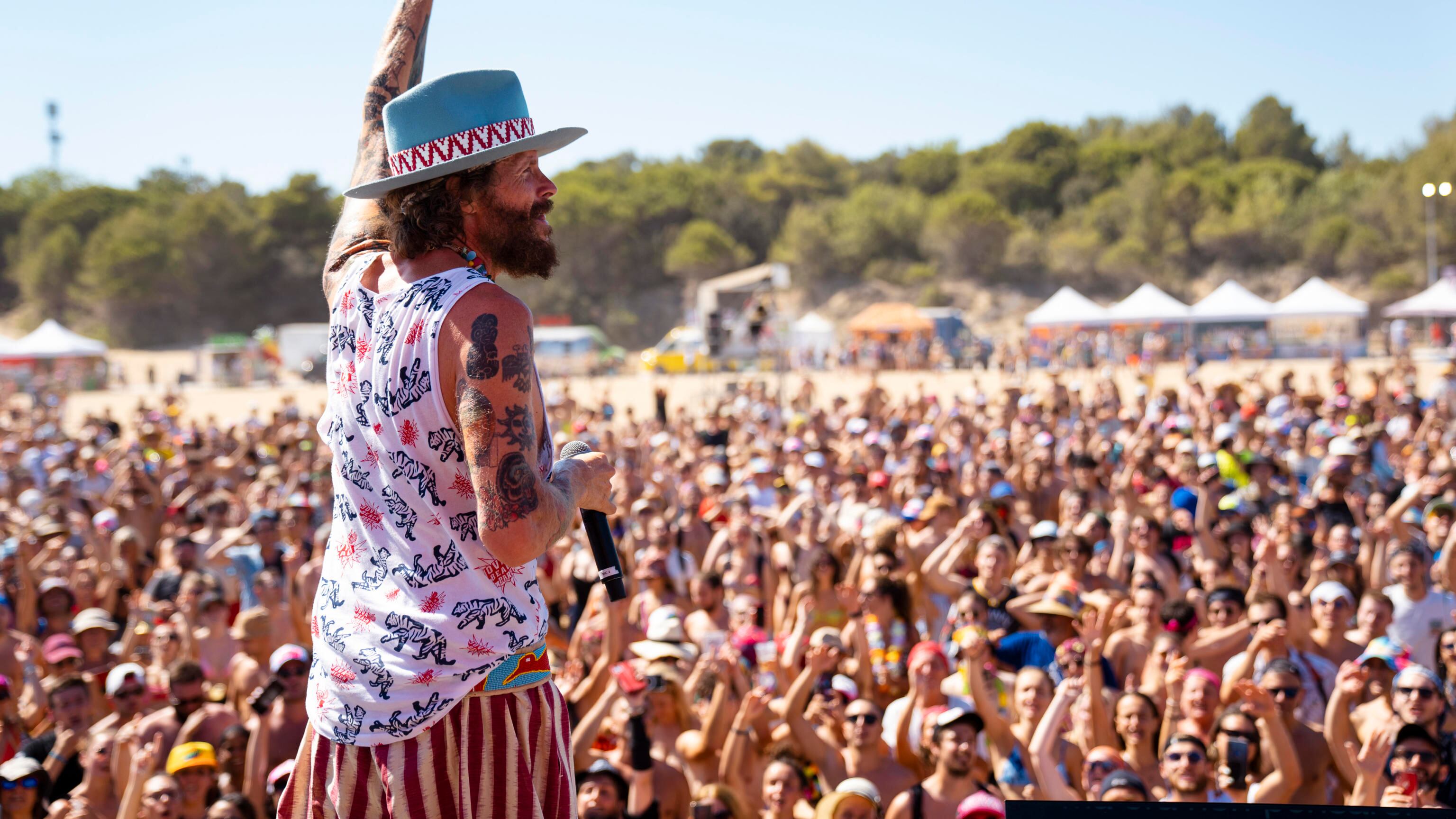 "Dal Comune di Viareggio 250mila euro a Jovanotti". L'accusa degli animalisti