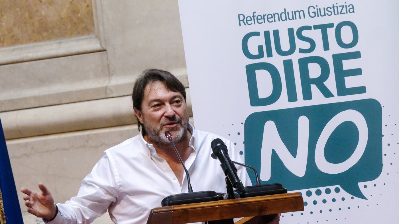 Le sviolinate alle toghe che devono giudicarlo