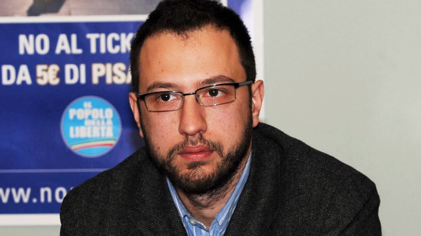 Comazzi corre per la Regione. E Gori scatena un match rosa