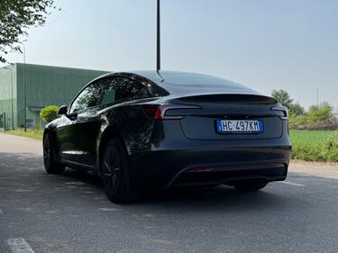 Model 3 RWD 2026: guarda le foto 8