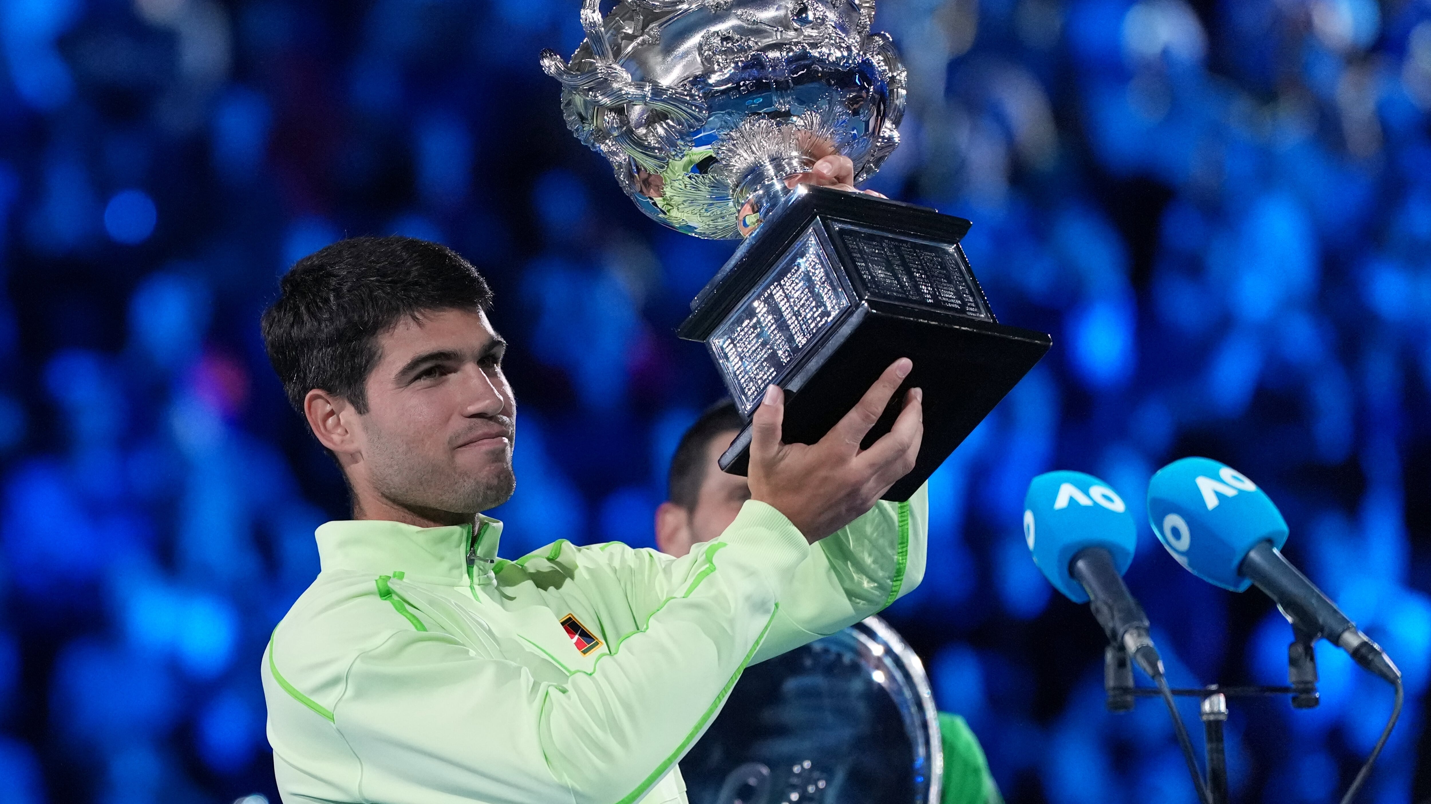 Australian Open, il re è Alcaraz: Djokovic sconfitto in 4 set