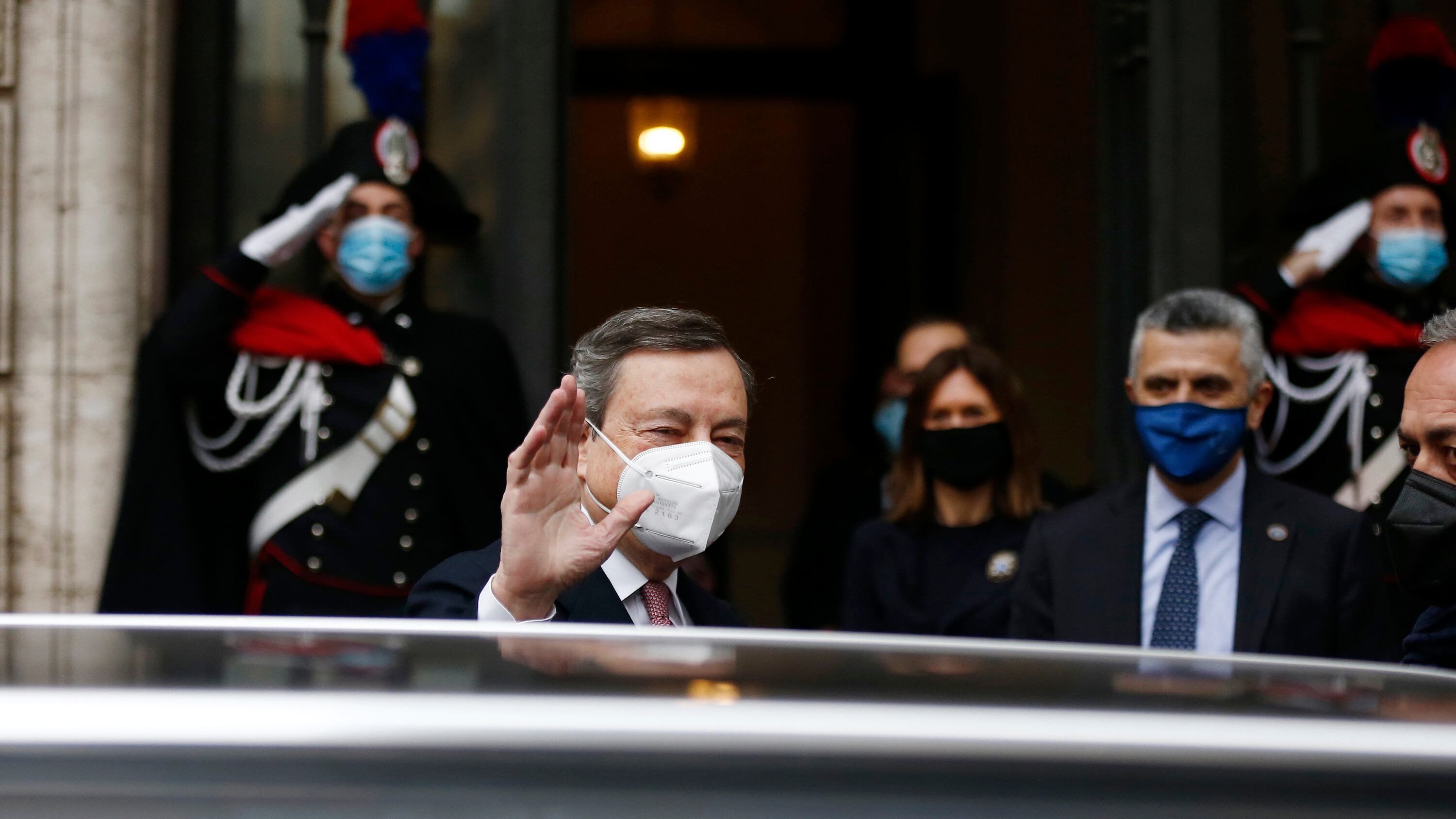 Sottosegretari, il Colle si tira fuori: "Draghi dovrà fare da solo..."