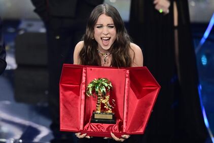 Angelina Mango vince la 74esima edizione del festival di Sanremo 9