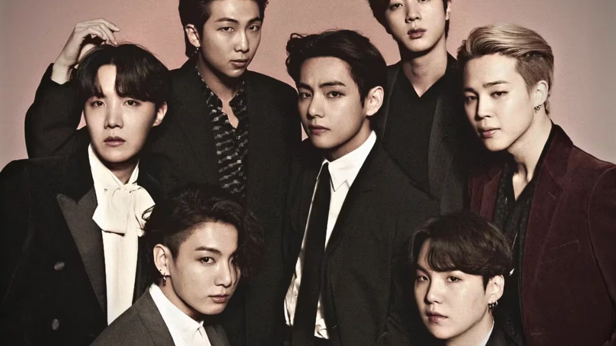 BTS come non si erano mai visti. I ragazzi dietro le star, in attesa della reunion del 2025