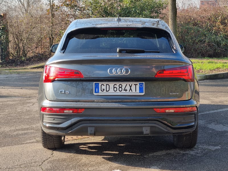 Audi Q5 Spoortback PHEV, guarda le foto 10
