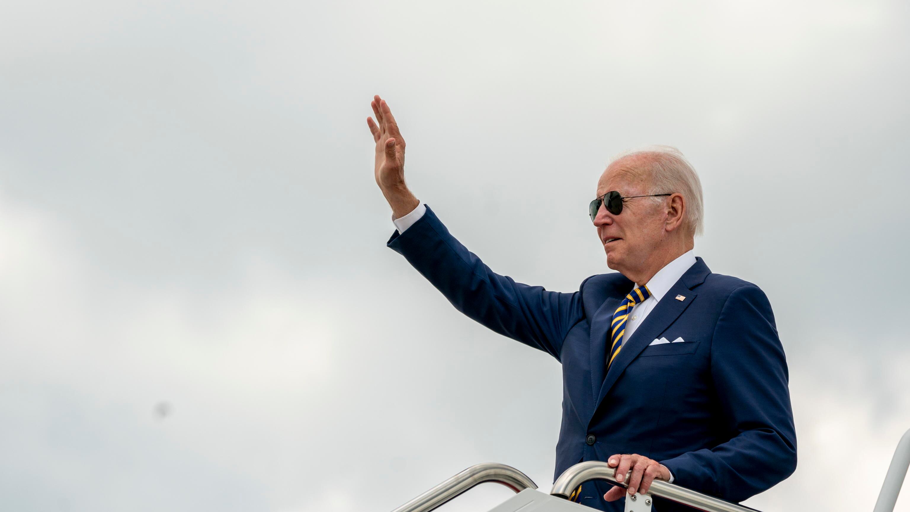 Biden lancia l'offensiva mediatica per evitare il disastro alle midterm