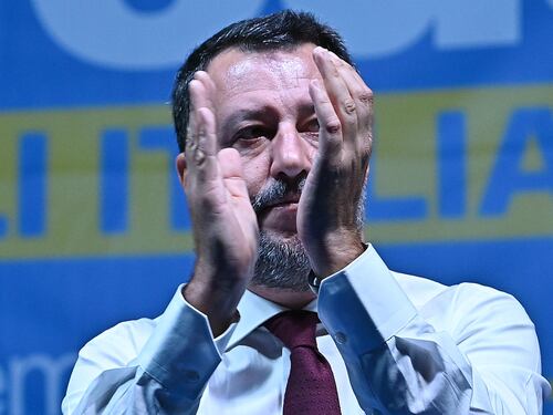 "Stop al canone Rai". Salvini lancia una raccolta firme online