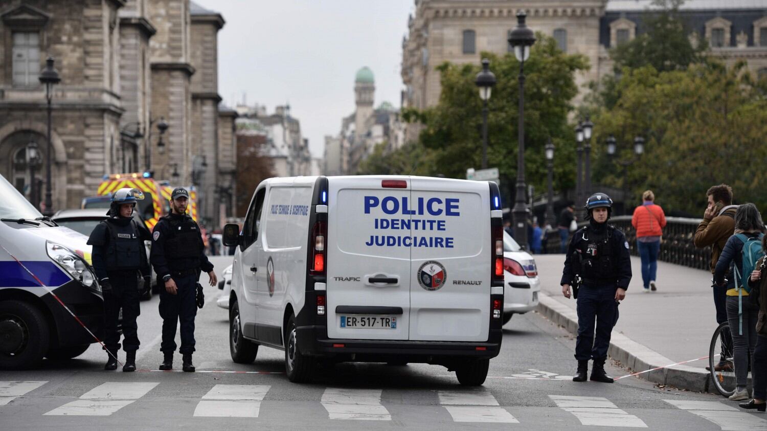 Il killer dei poliziotti di Parigi gestiva la black list dei jihadisti