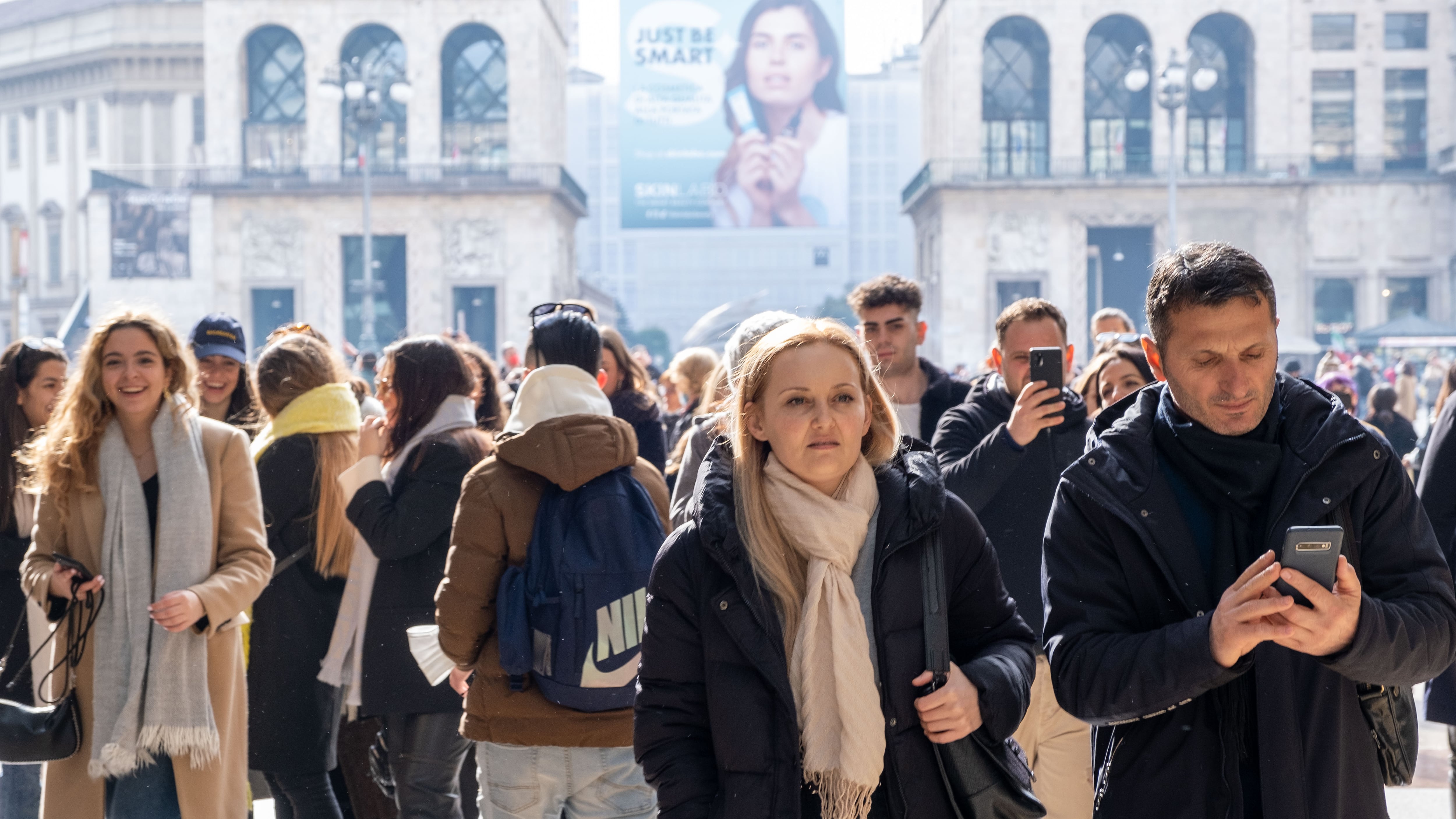 Covid, risalgono i contagiati. "Ma per ora nessun allarme"