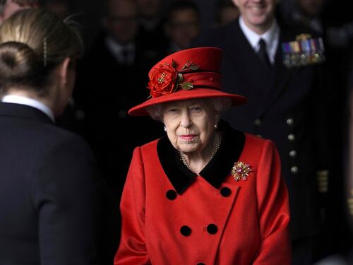 L'incoronazione senza Filippo. La Regina (sola) nel giorno di festa