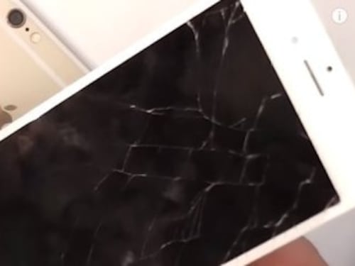 iPhone con schermo rotto: arriva la soluzione della Apple