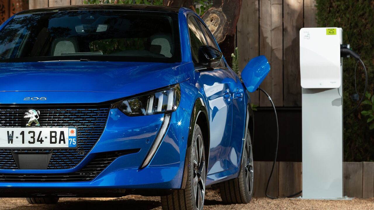 Francia, auto elettriche a 100 euro al mese: ecco la lista completa