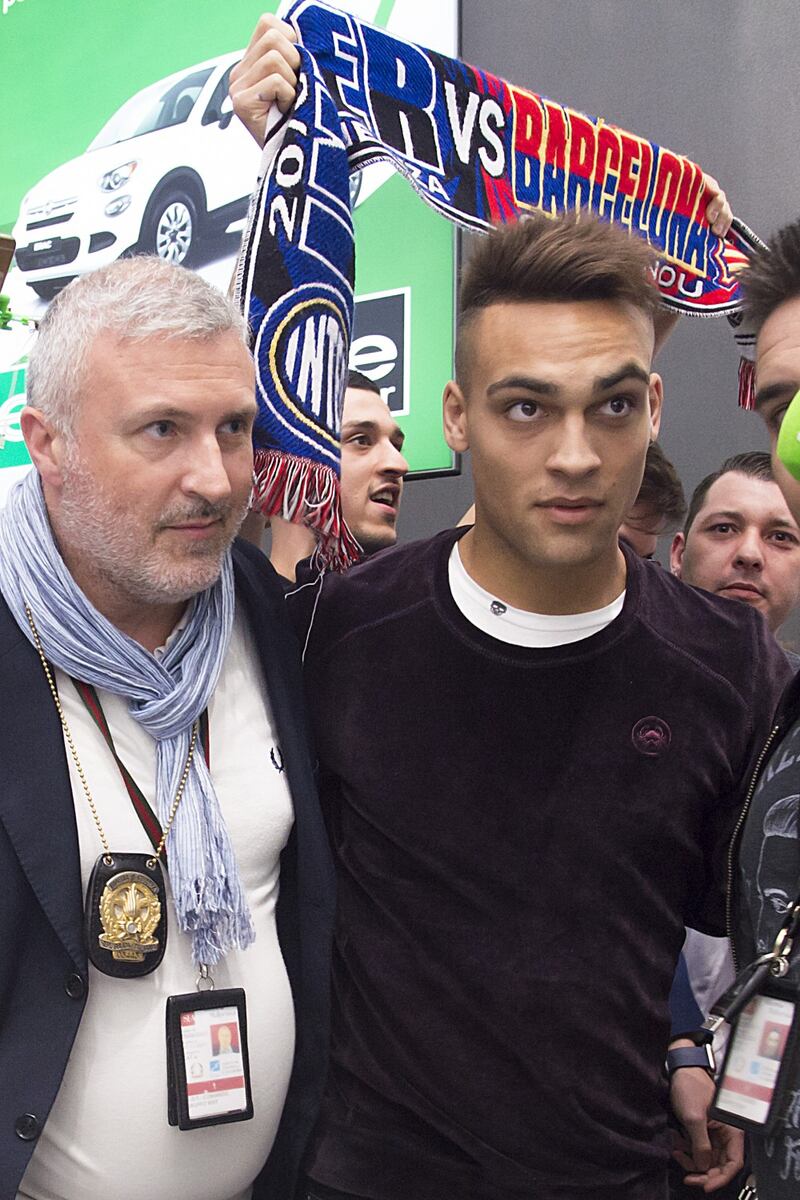 Inter, Lautaro Martinez sbarca a Milano: le foto del giovane attaccante nerazzurro 7