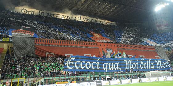 Il derby di Milano vinto dalle due curve 8