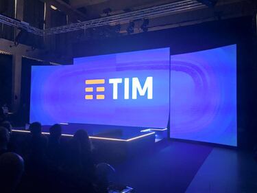 La presentazione del logo Tim 5