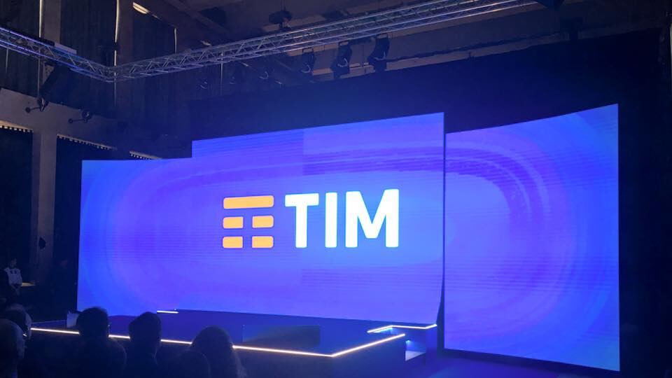 Tim, parte la caccia al voto dei soci