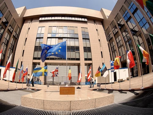 Di fronte alla crisi Bruxelles sia più flessibile. Ma metta comunque un argine alle spese