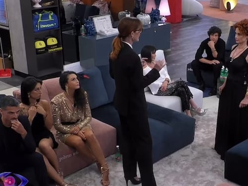 “Ti hanno doppiata…”. Scontro al GF tra Beatrice Luzzi e Jane Alexander