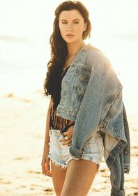 Ireland Baldwin, la sexy figlia di Kim Basinger 20