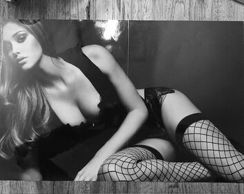 Belen Rodriguez riapre il book di foto giovanili 3