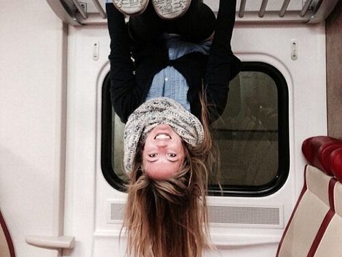 Ora lo yoga si fa in metropolitana