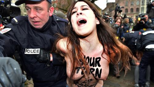Le Femen contestano DSK 1