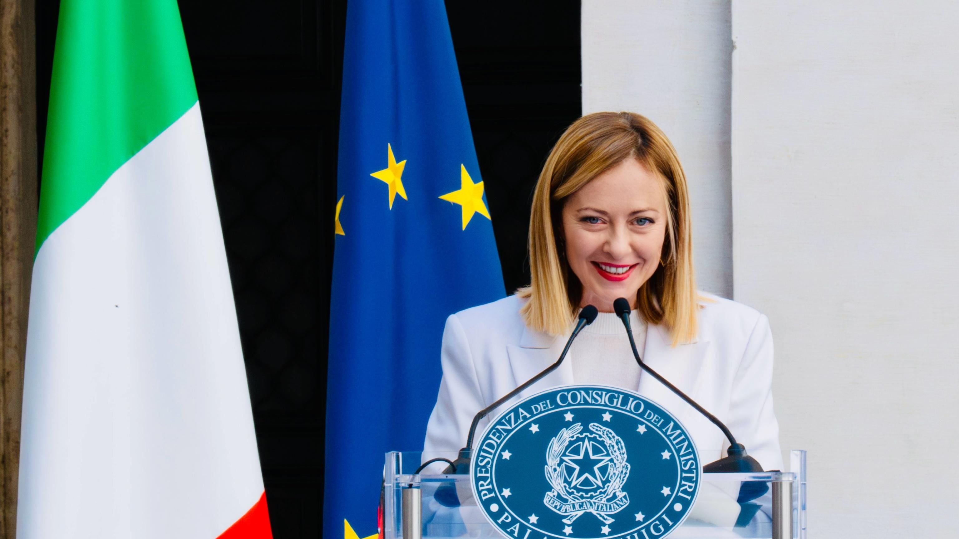"Misura sbagliata, troviamo un accordo". Meloni non esclude "risposte adeguate"
