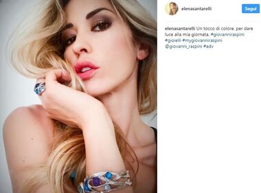 Elena Santarelli, bikini sexy contro gli hater 12