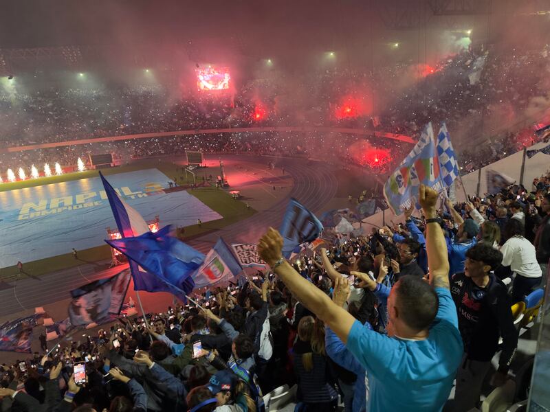 A Napoli esplode la felicità 1