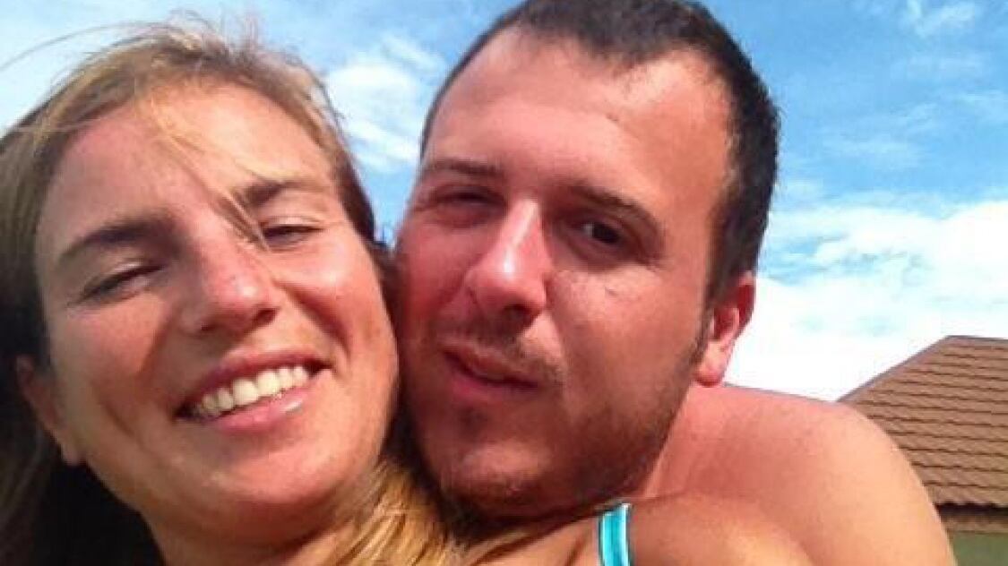"Dove la accoltello per farla morire sul colpo?". Gli sms prima dell'omicidio-suicidio