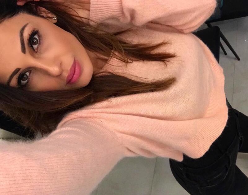 Anna Tatangelo sexy barlady 5