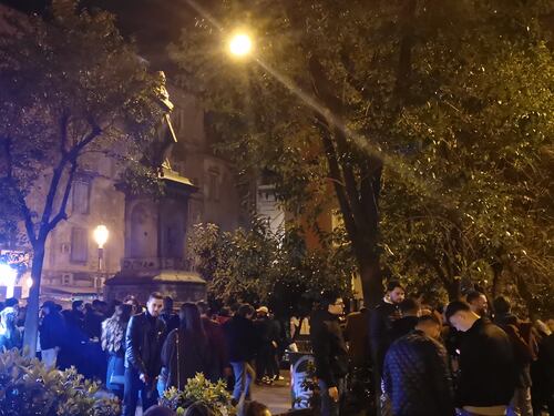 Coronavirus, l'infettivologo Galli: "Chiudiamo i locali anche nelle regioni meno coinvolte"