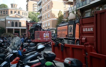 Buco nel quartiere San Pietro (Roma), corsa contro il tempo per salvare un uomo 7