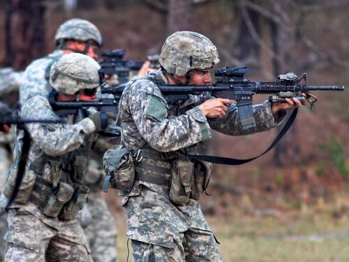 Gli Usa pronti ad armare Kiev: fanno guerra a Putin in Ucraina