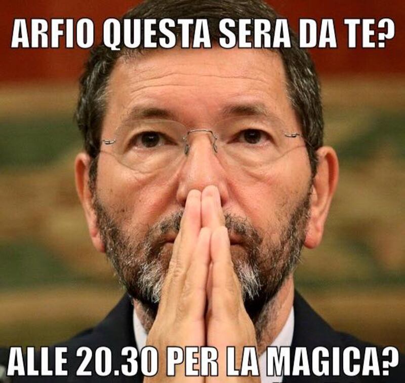 La satira dei social su Marino che si invita agli eventi 10