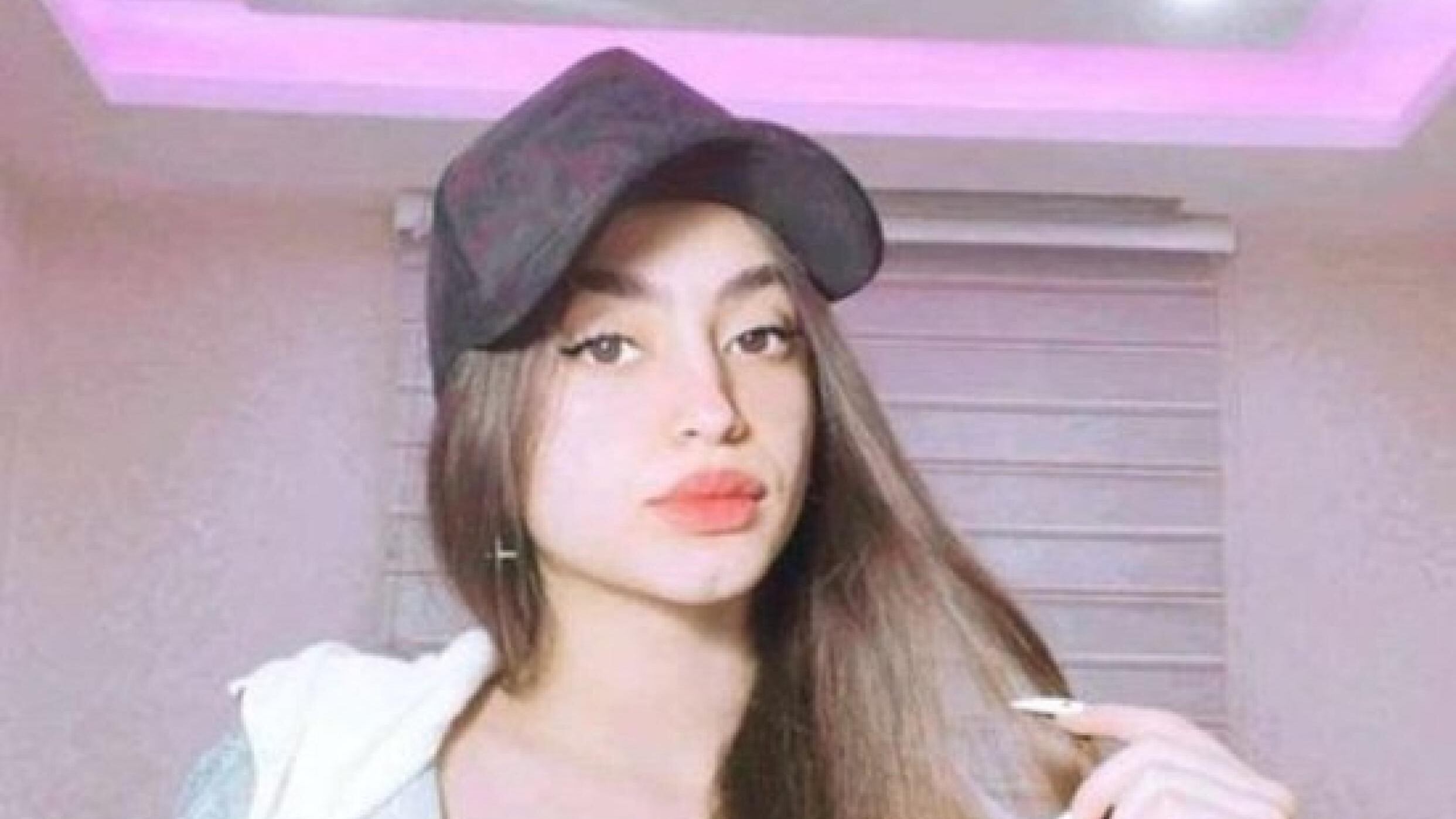 Scure di Teheran. Uccisa a 16 anni a manganellate per il cappellino