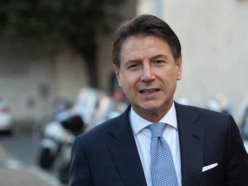 Conte apre alla destra. No a Draghi