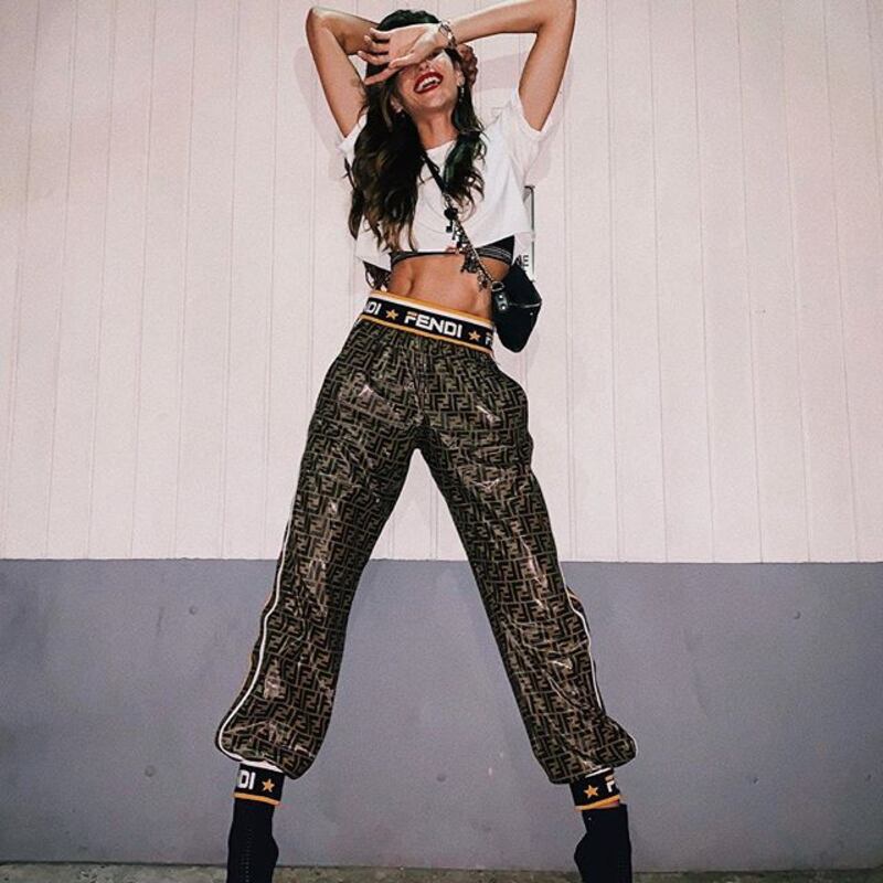 Izabel Goulart illegale su Instagram: follower in delirio 7