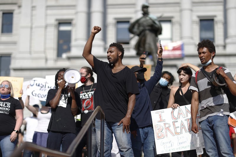 George Floyd, la protesta non si placa 1