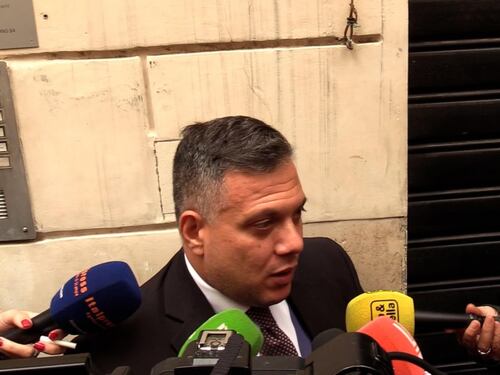 Castellino bloccato fuori dalla Camera. "Non è democrazia"