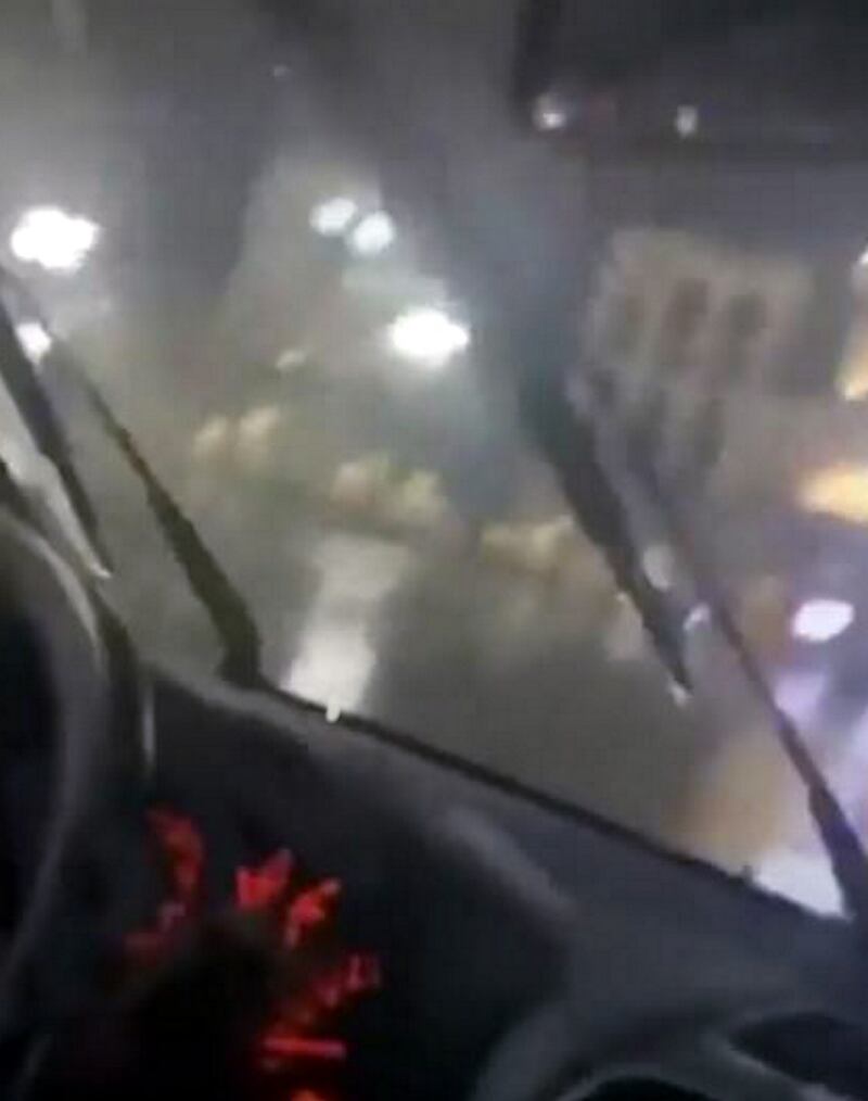 L'influencer con l'auto in piazza Duomo 6
