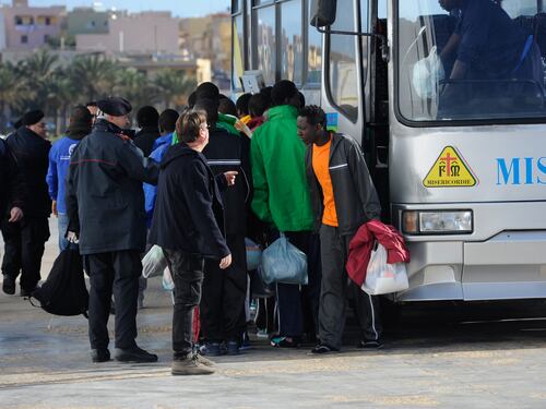 Migranti, anche Frontex certifica il successo del governo: sbarchi giù del 62%