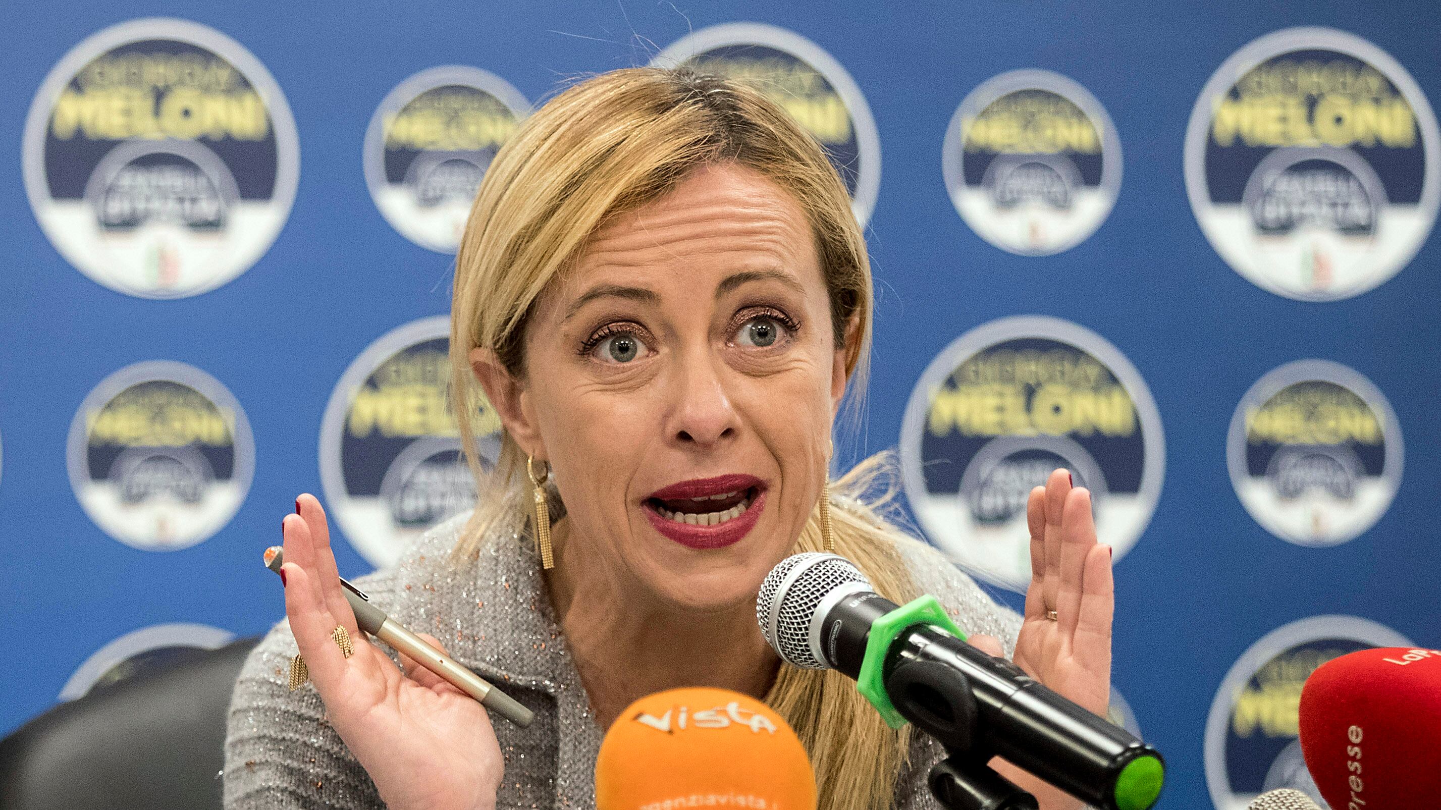 Meloni: "Fermiamo la lotta ai contanti. Cosa serve per riaprire davvero"