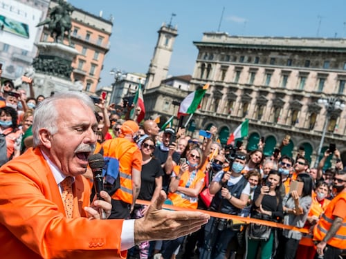 L'odio dei gilet arancioni: "Bastardi, ora le bombe"