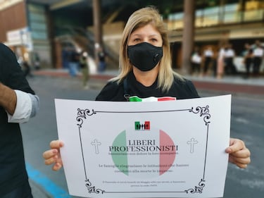 Sanremo: partite iva celebrano funerali delle imprese italiane 10