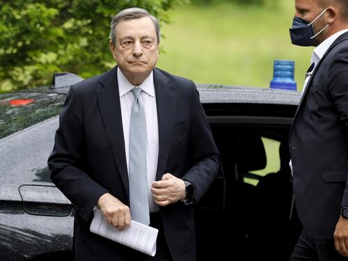 I 7 Grandi aprono al tetto sull'energia. E Draghi sfida Putin. "Non sarà al G20". L'ira del Cremlino
