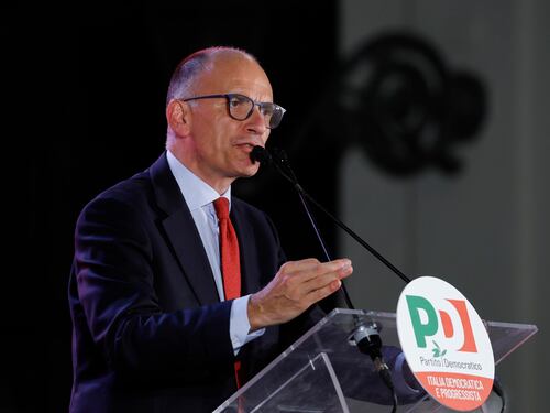 Tutti i sondaggi lo danno sconfitto. E Letta ragiona già come se fosse all'opposizione